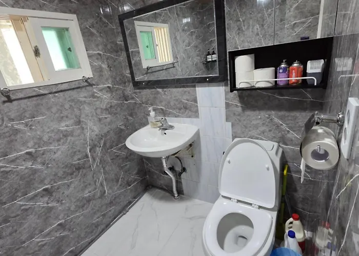 10, Near Hongik Univ, 2 Shower Rooms, Big House ソウル特別市